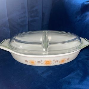 Pyrex Town Cinderella Country Divided Casserole Dish with lid